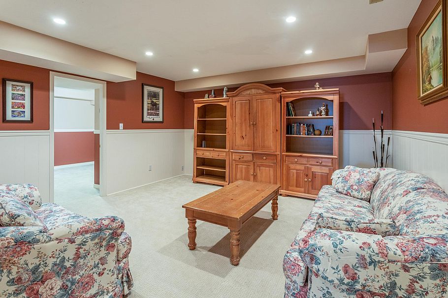 2465 Berton Place North Vancouver, BC - 30