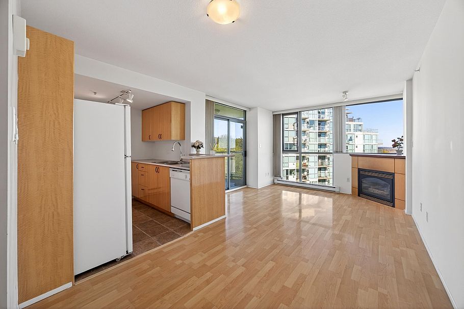 1001 2733 Chandlery Place Vancouver, BC - 2