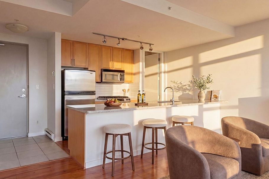 705 2055 Yukon Street Vancouver, BC - 3