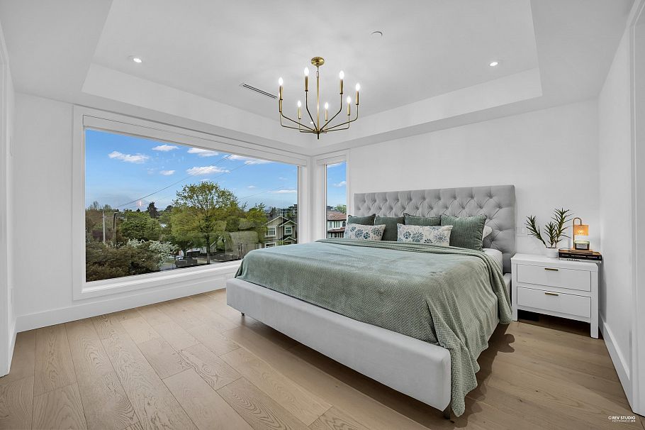 2796 E 4th Avenue Vancouver, BC - 22