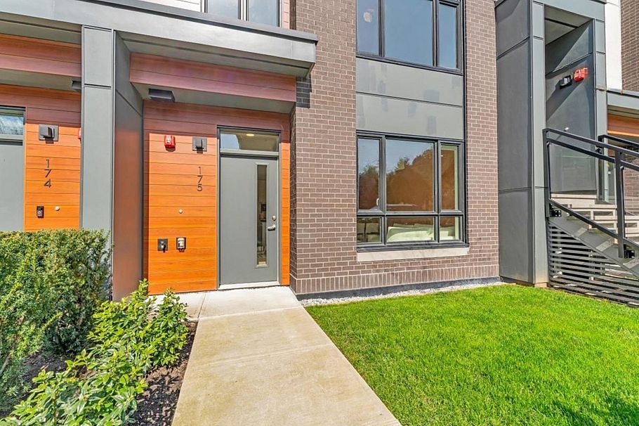 175 2035 Glenaire Drive North Vancouver, BC - 1