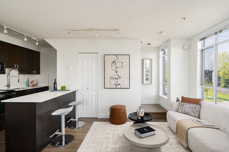 206 2190 W 5th Avenue Vancouver, BC - 2