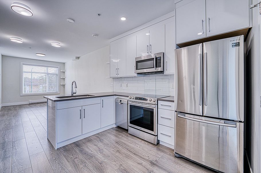 5063 Earles Street Vancouver, BC - 3