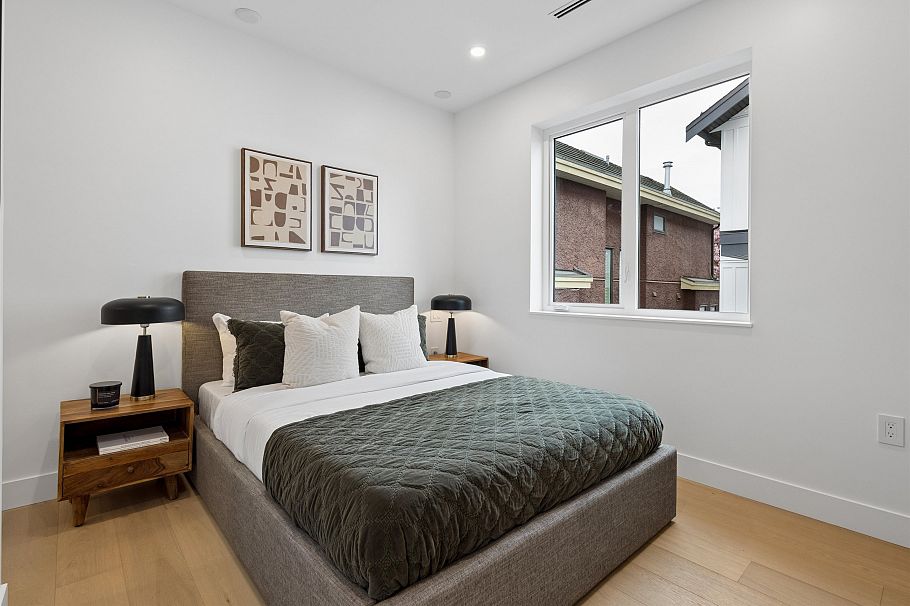 1 3639 E 46th Avenue Vancouver, BC - 17