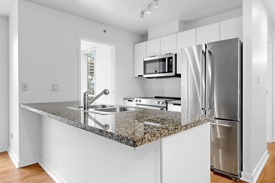 602 1082 Seymour Street Vancouver, BC - 9