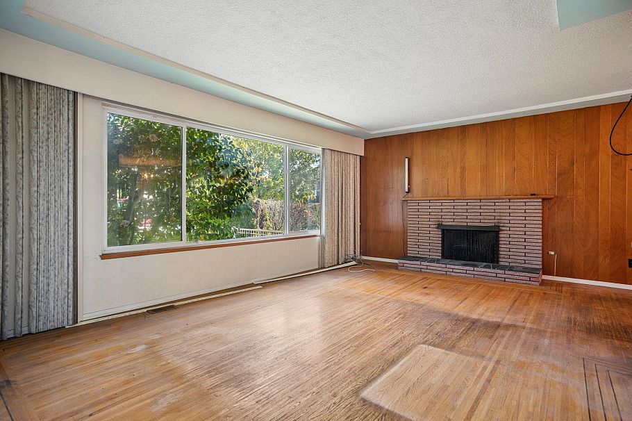 1388 E 60th Avenue Vancouver, BC - 3