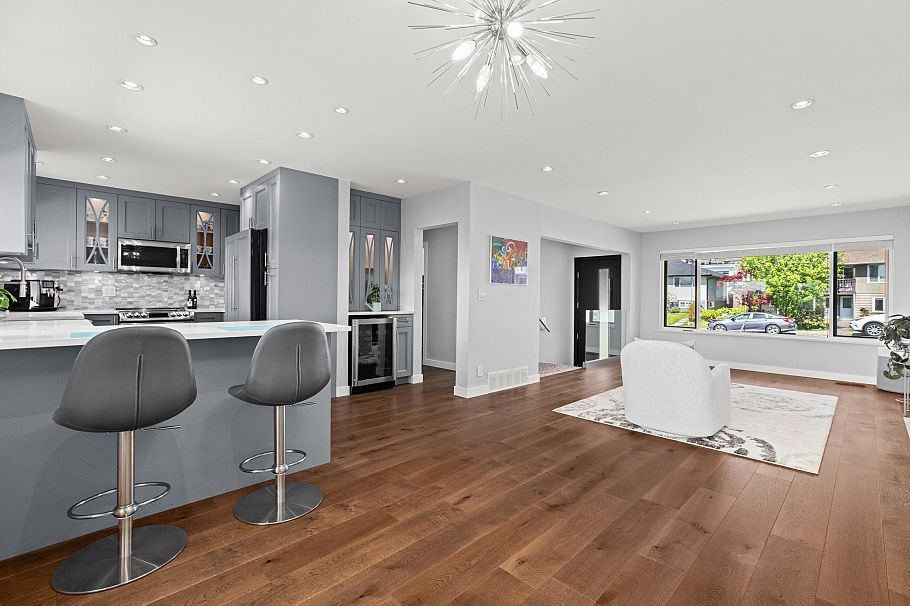 219 E 26th Street North Vancouver, BC - 9