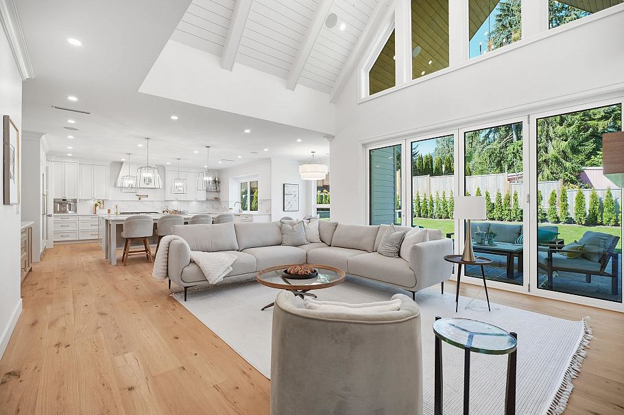 690 E Windsor Road North Vancouver, BC - 7