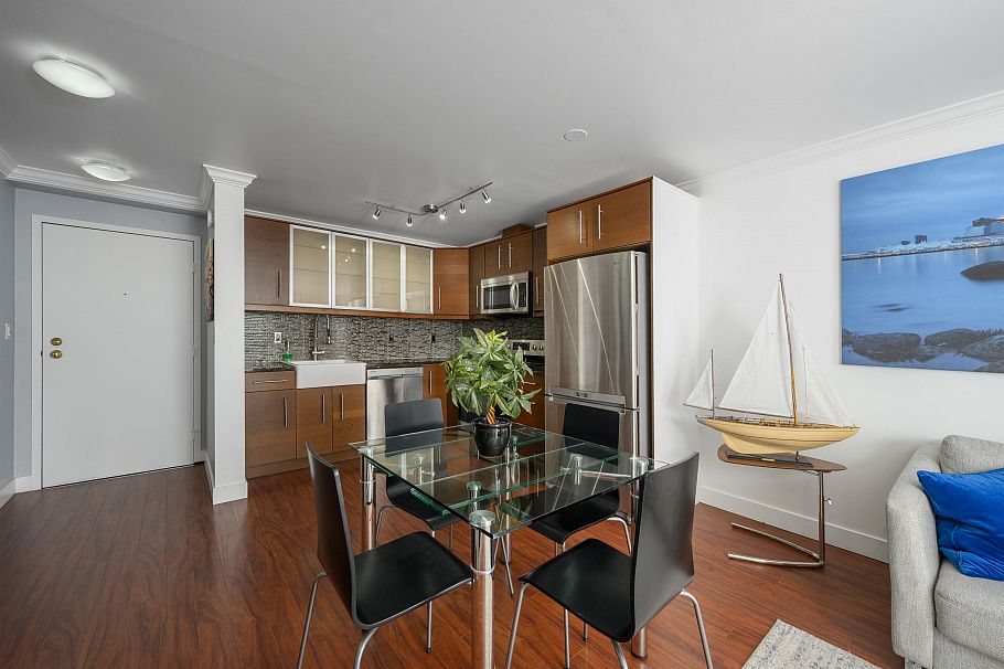 608 145 St. Georges Avenue North Vancouver, BC - 19