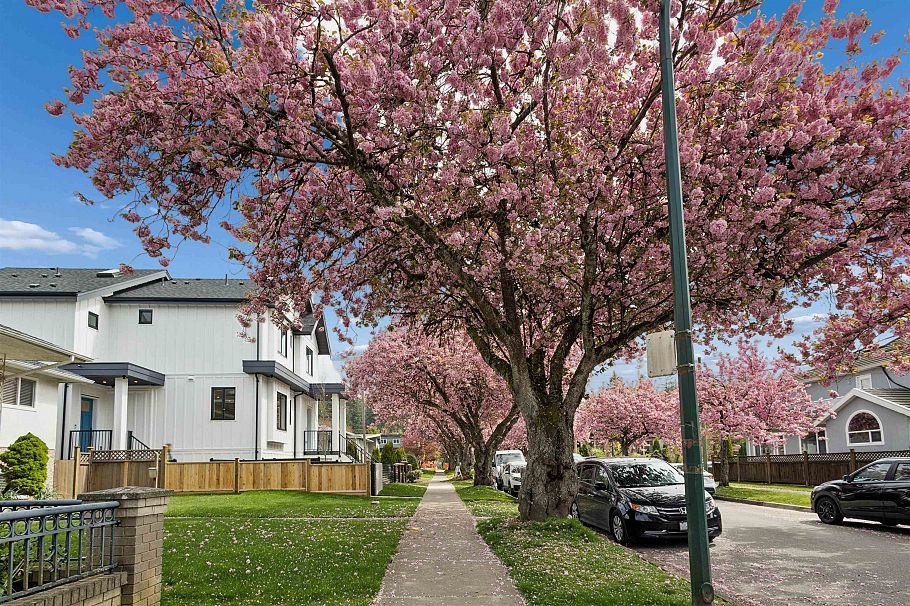 1 3637 E 46th Avenue Vancouver, BC - 39