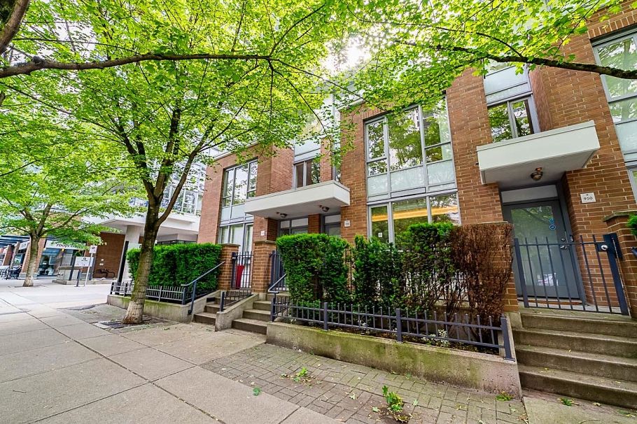 938 Beatty Street Vancouver, BC - 2