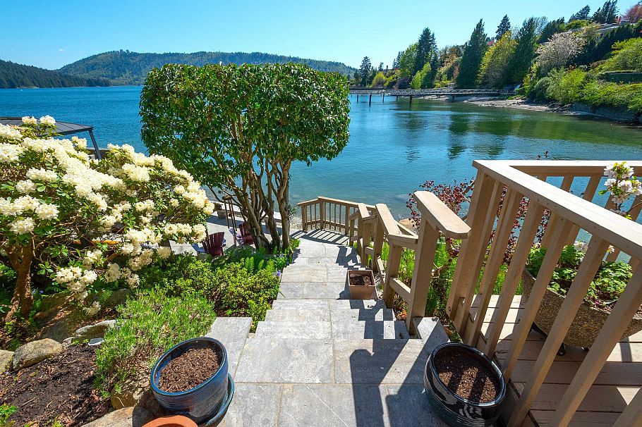 4455 Harris Place North Vancouver, BC - 28