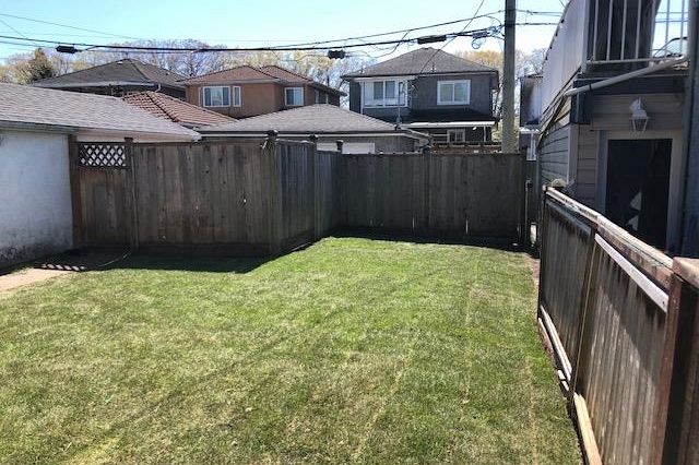 2052 E 41st Avenue Vancouver, BC - 19