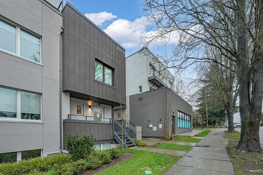 2071 E 1st Avenue Vancouver, BC - 34