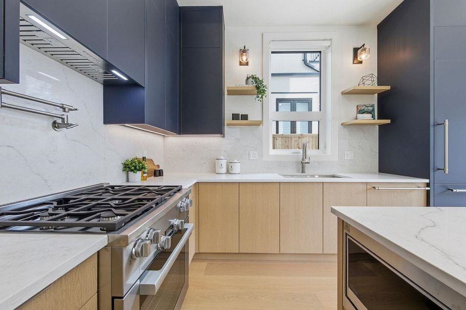 2 3708 W 18th Avenue Vancouver, BC - 9