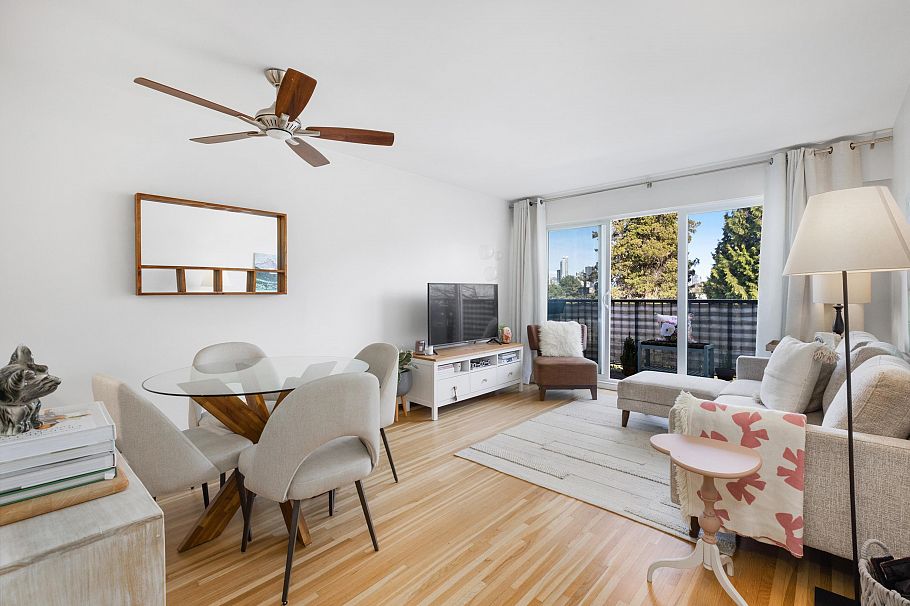 303 2125 W 2nd Avenue Vancouver, BC - 1