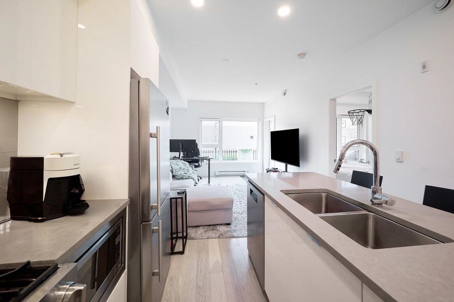 103 2666 Duke Street Vancouver, BC - 11