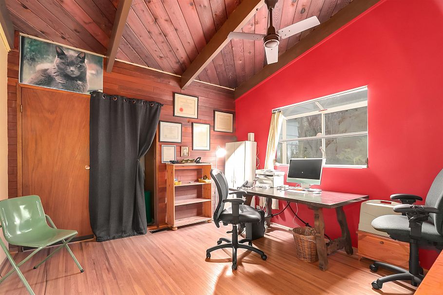 957 Essex Road North Vancouver, BC - 18