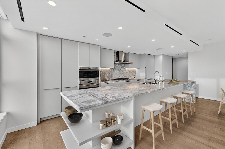 2403 1335 Howe Street Vancouver, BC - 8