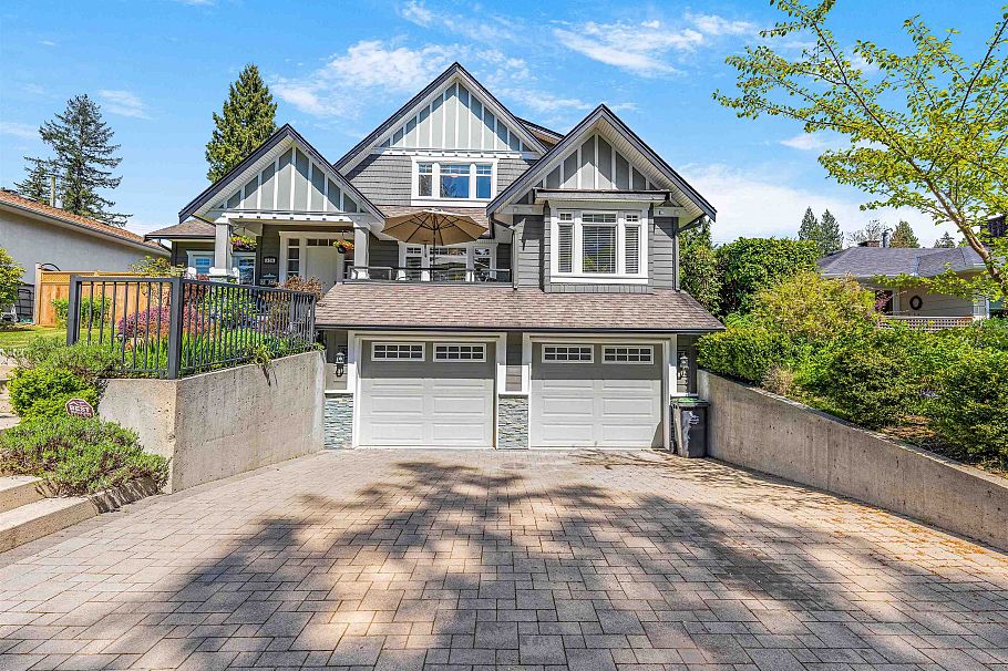 938 Beaumont Drive North Vancouver, BC - 1