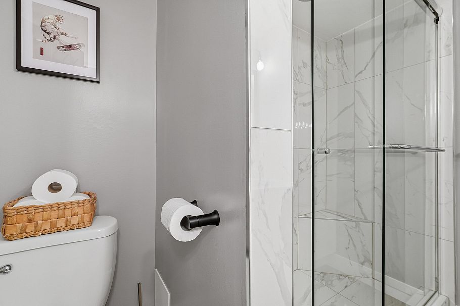 1 1606 W 10th Avenue Vancouver, BC - 15