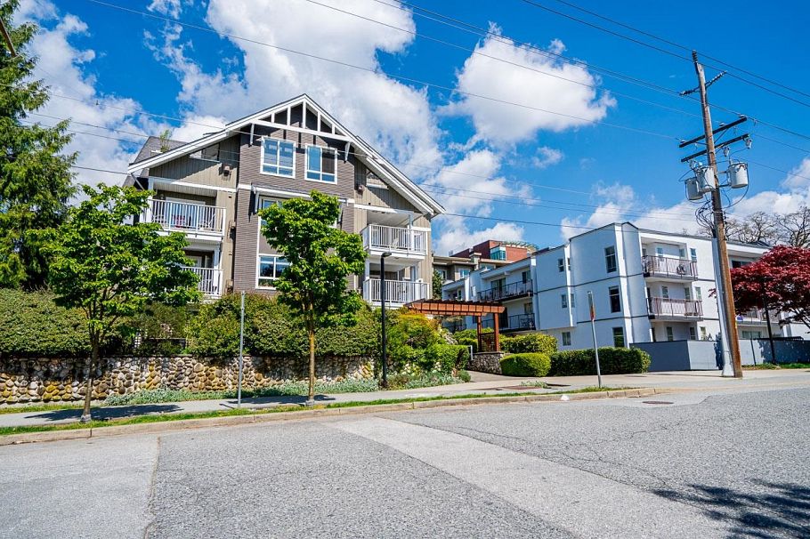 401 128 W 21st Street North Vancouver, BC - 24