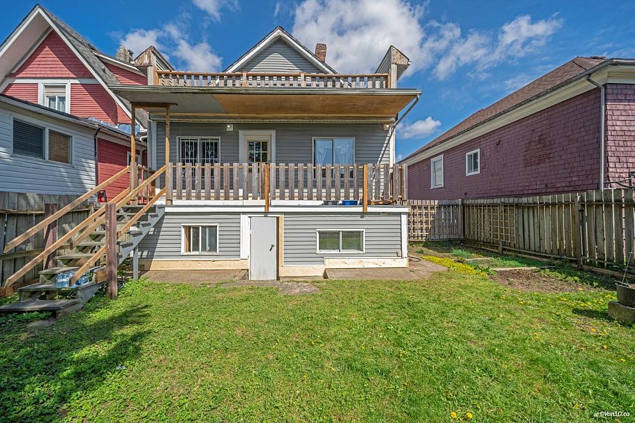 166 E 24th Avenue Vancouver, BC - 38