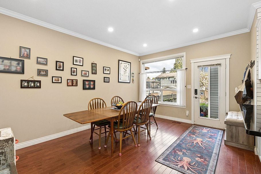 250 E 17th Street North Vancouver, BC - 13