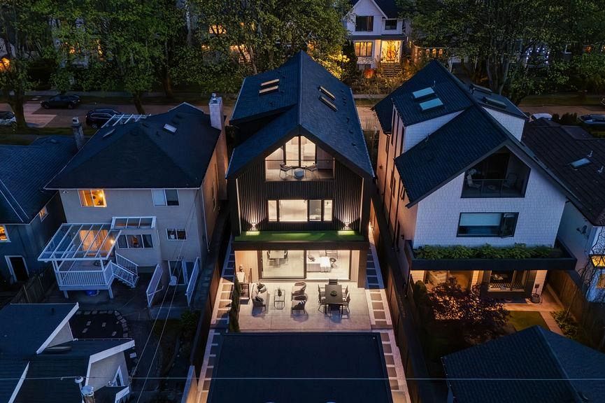 2 2935 W 15th Avenue Vancouver, BC - 34