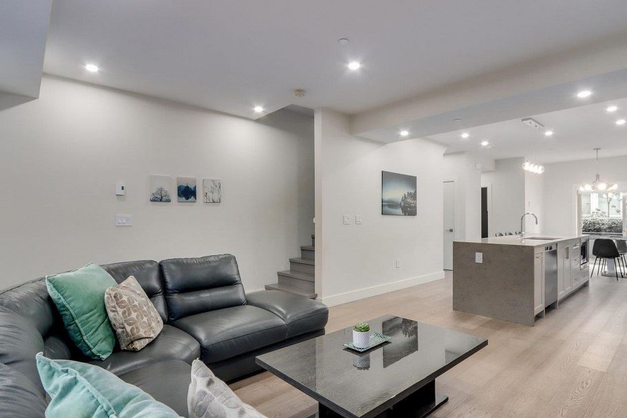 3 115 W Queens Road North Vancouver, BC - 5