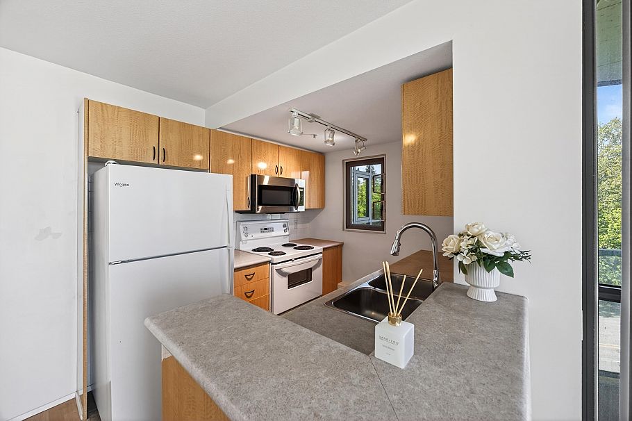 1001 2733 Chandlery Place Vancouver, BC - 8