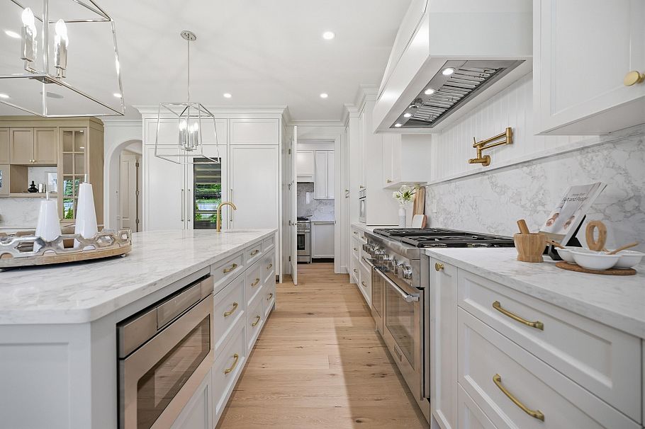 690 E Windsor Road North Vancouver, BC - 12