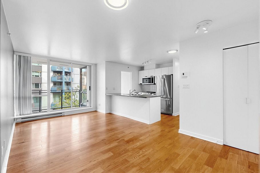 602 1082 Seymour Street Vancouver, BC - 2
