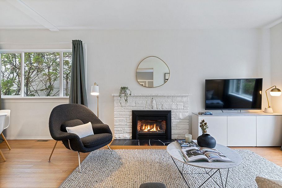 261 E 4th Street North Vancouver, BC - 6