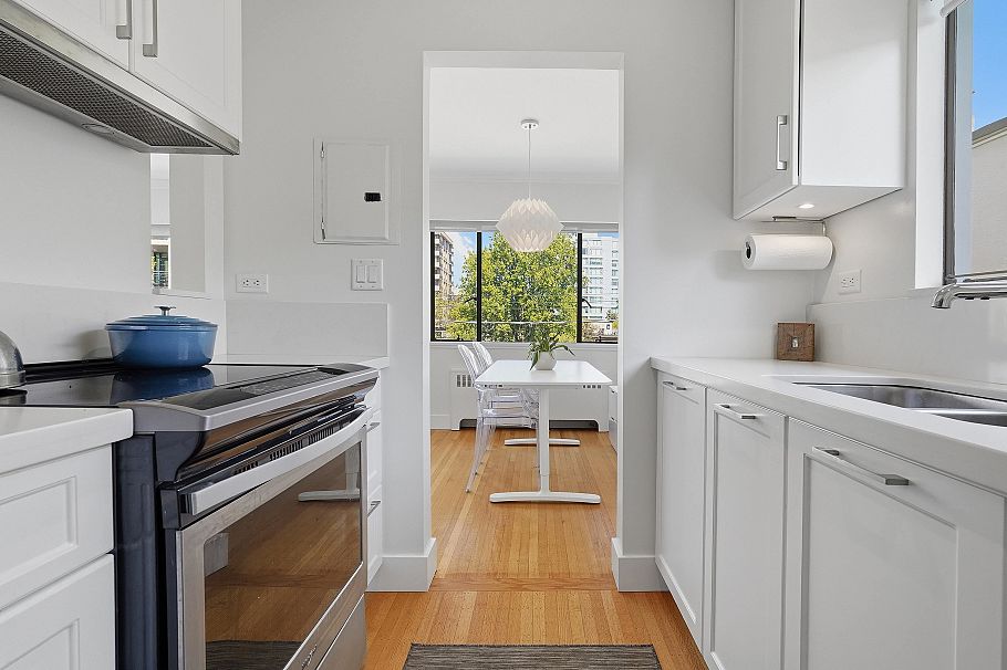 8 2255 W 40th Avenue Vancouver, BC - 11