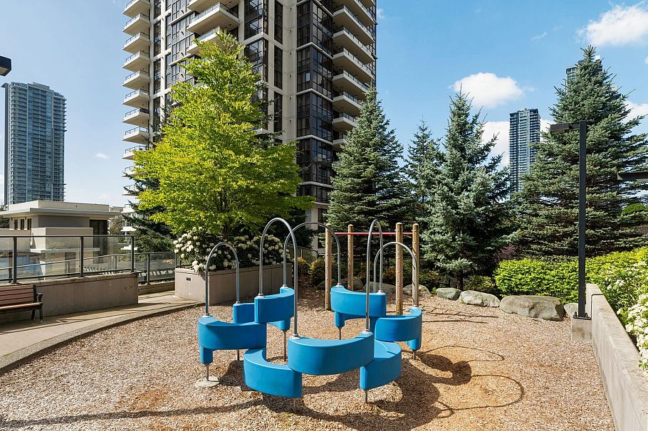 101 2077 Rosser Avenue Burnaby, BC - 27