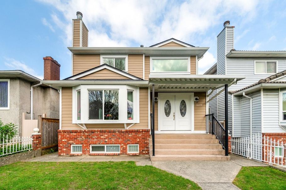 3639 E 26th Avenue Vancouver, BC - 1