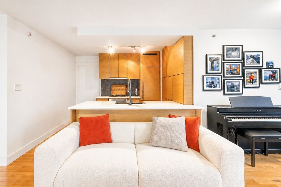 1901 565 Smithe Street Vancouver, BC - 3