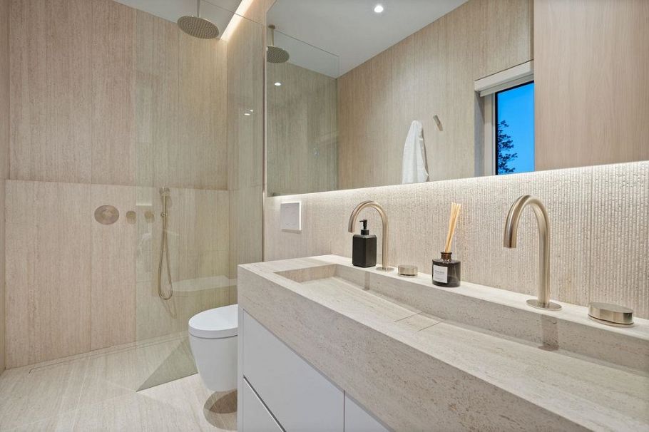 1 2935 W 15th Avenue Vancouver, BC - 27