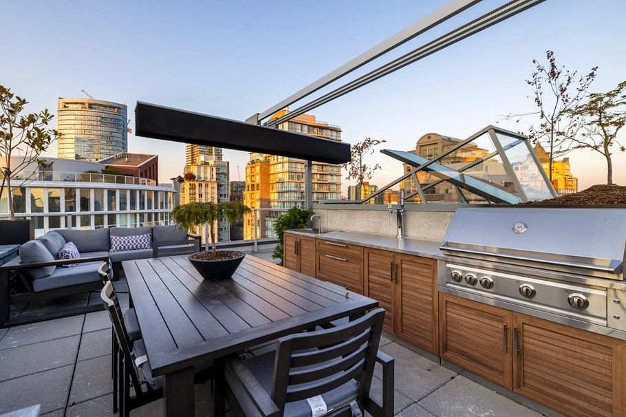 PH2502 999 Seymour Street Vancouver, BC - 1