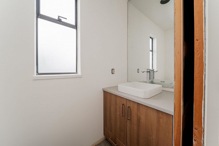 3974 W 10th Avenue Vancouver, BC - 17