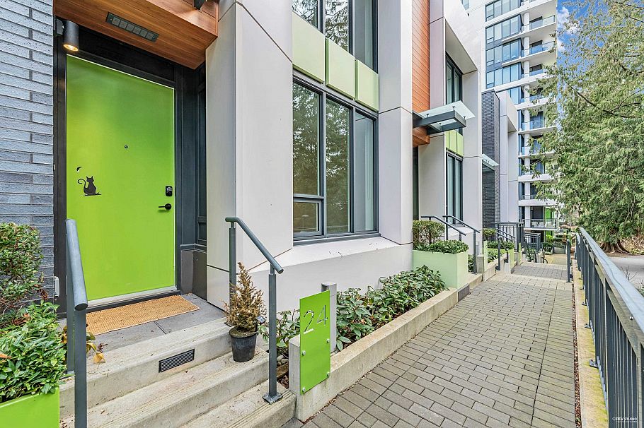 24 3483 Ross Drive Vancouver, BC - 1