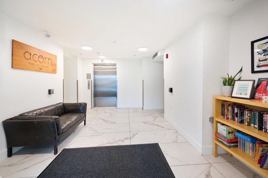 103 2666 Duke Street Vancouver, BC - 5