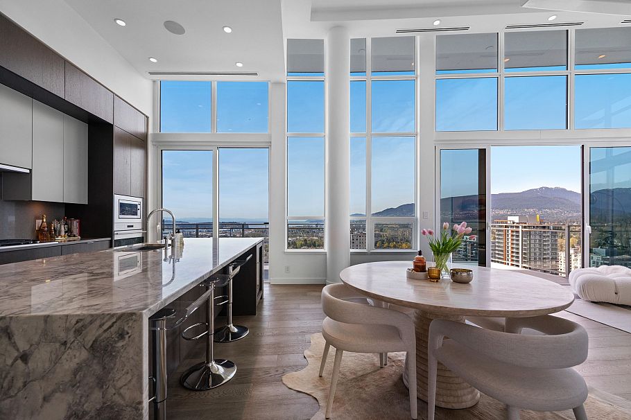 2403 125 E 14th Street North Vancouver, BC - 15