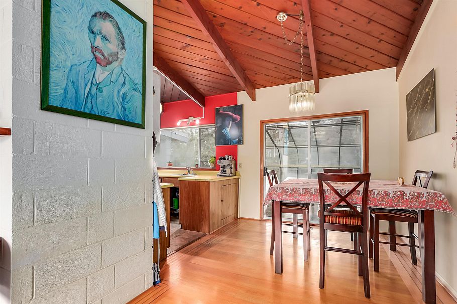 957 Essex Road North Vancouver, BC - 10