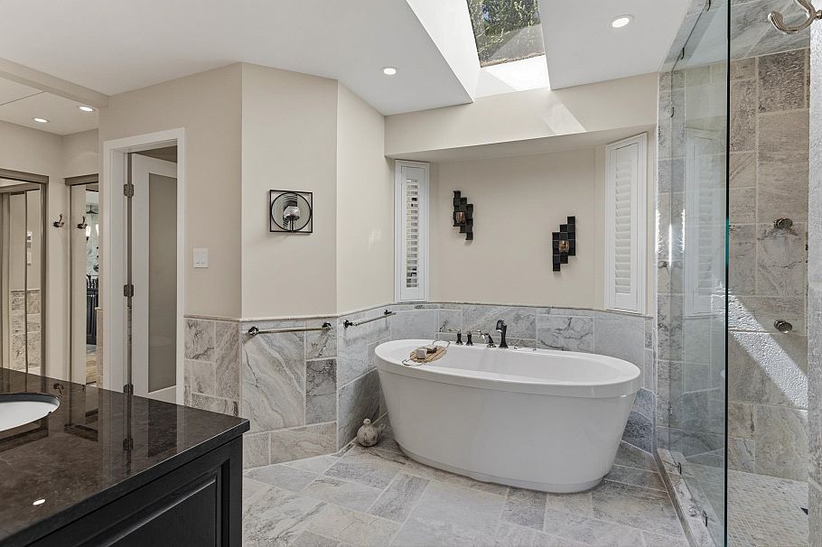 2465 Berton Place North Vancouver, BC - 22