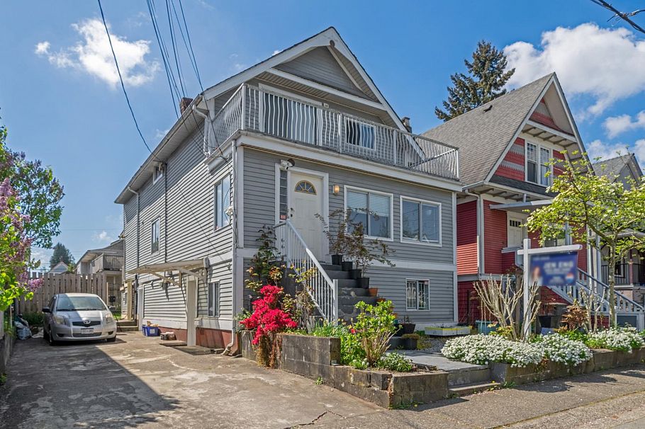 166 E 24th Avenue Vancouver, BC - 1