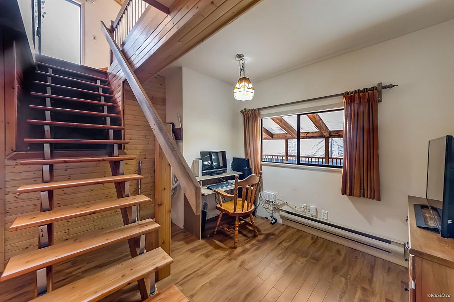 4585 Raeburn Street North Vancouver, BC - 19