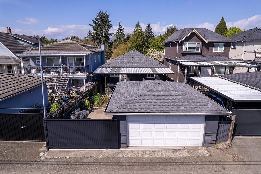 2576 E 27th Avenue Vancouver, BC - 23