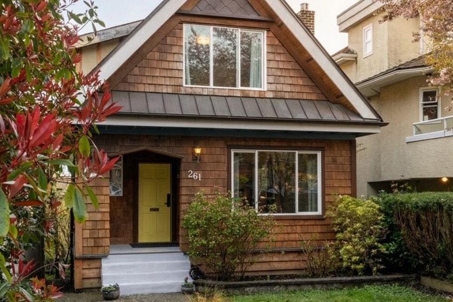 261 E 4th Street North Vancouver, BC - 1